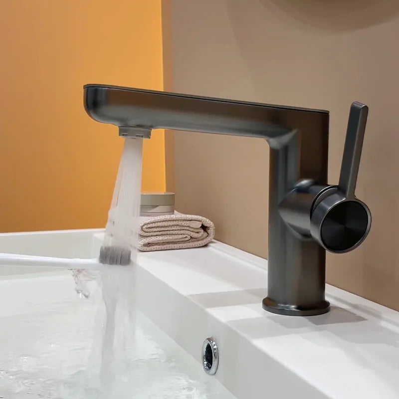 Elegant Zinc Alloy Bathroom Sink Faucet – Hot & Cold, Single Hole