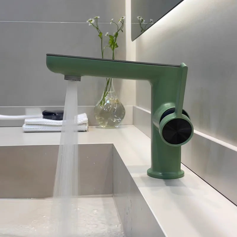 Elegant Zinc Alloy Bathroom Sink Faucet – Hot & Cold, Single Hole