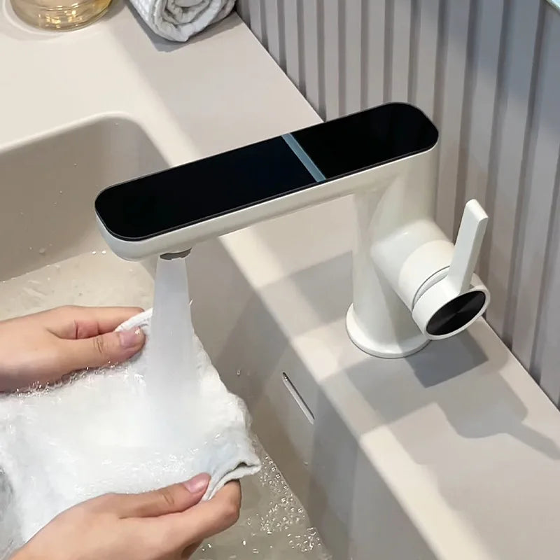 Elegant Zinc Alloy Bathroom Sink Faucet – Hot & Cold, Single Hole