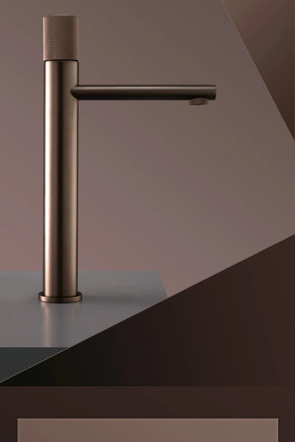 Aitana Black Brass Bathroom Faucet – Hot & Cold, Single Hole