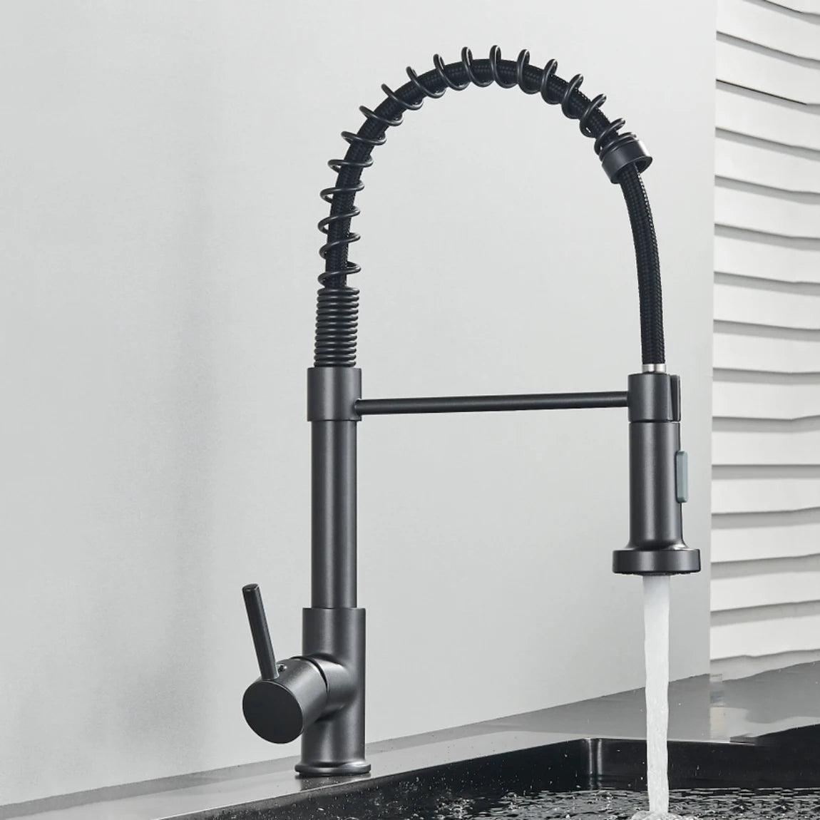 Matte Black Pull-Out Kitchen Faucet 360° Mixer Tap